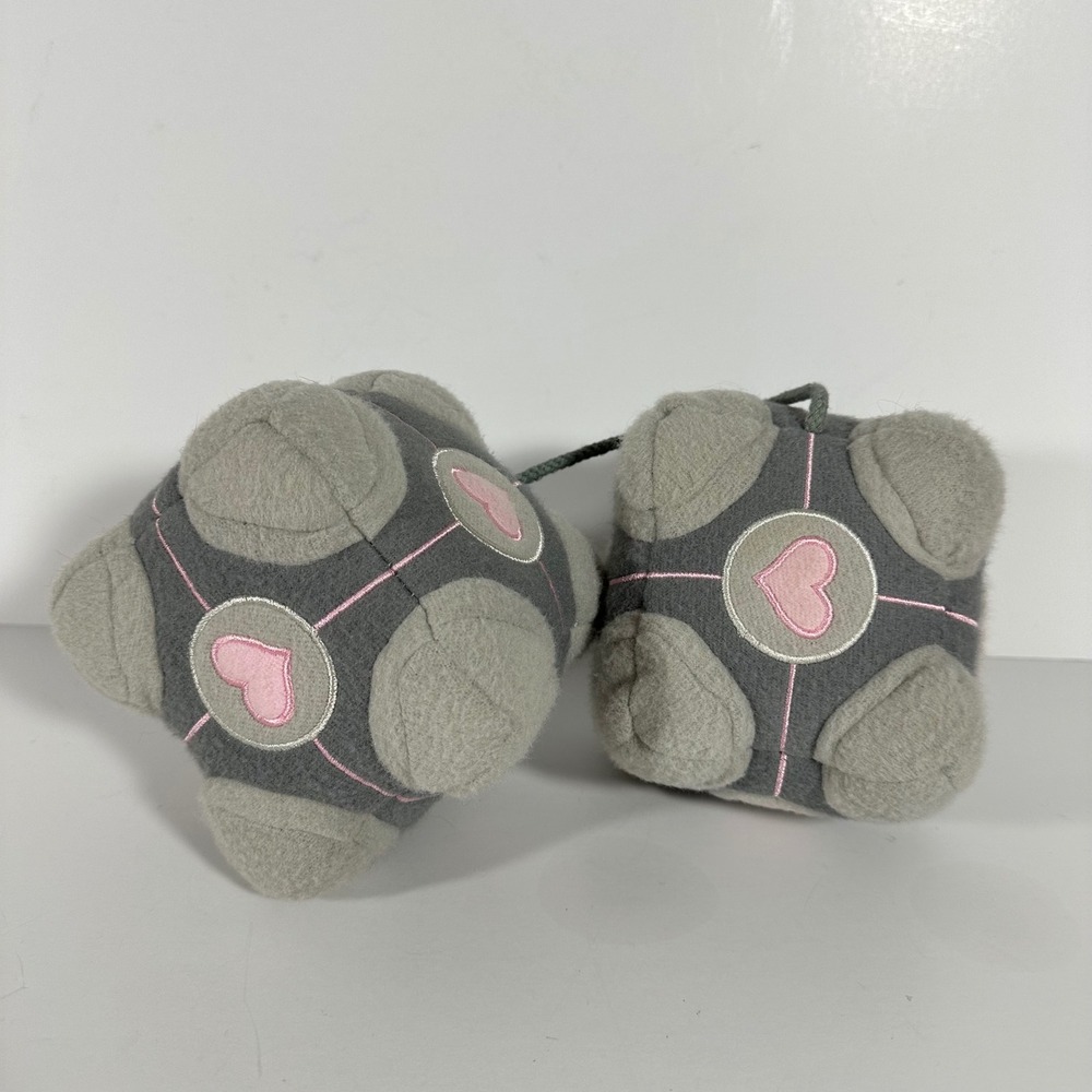 Valve Portal Companion Cube Plush Fuzzy Dice Grey Pink Heart Valve Corp Rare